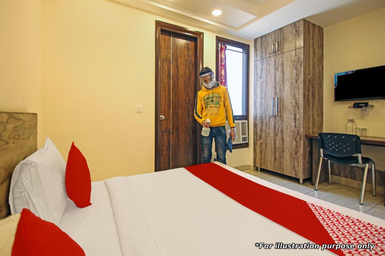 Super Hotel O Hotel Gold Star 新德里 外观 照片