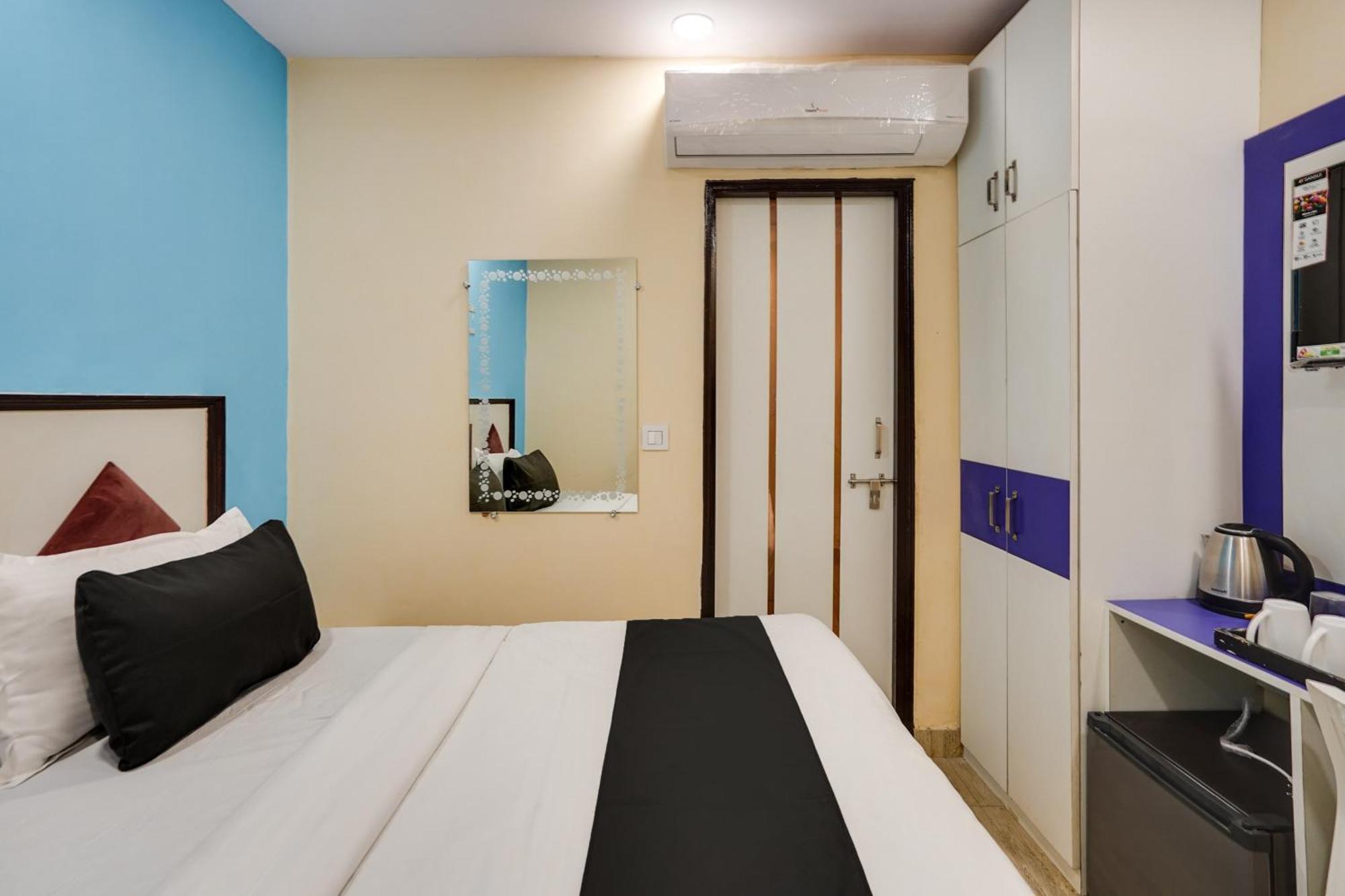 Super Hotel O Hotel Gold Star 新德里 外观 照片